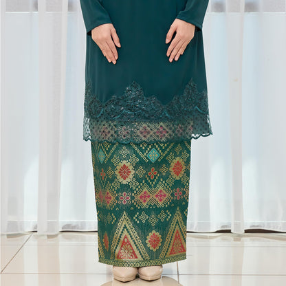 Ning Ayu Kurung