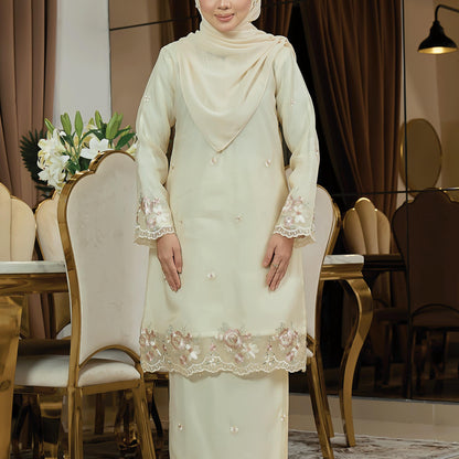 Velina Kurung