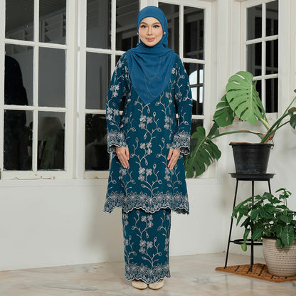 Elviera Kurung