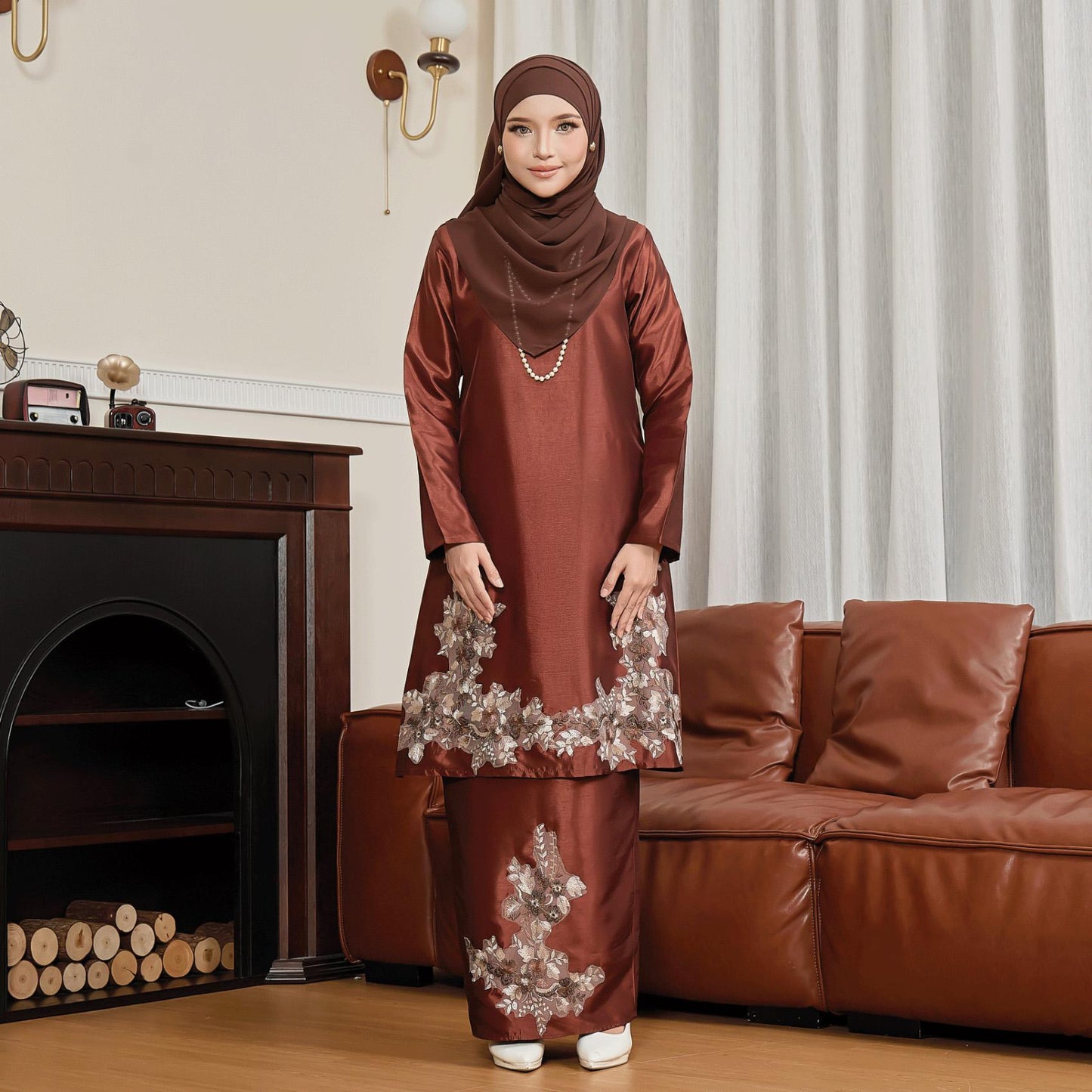 Elianore Kurung
