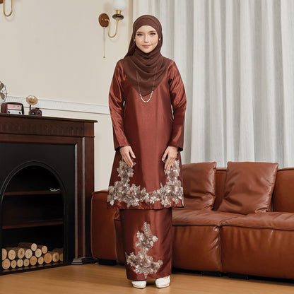 Elianore Kurung