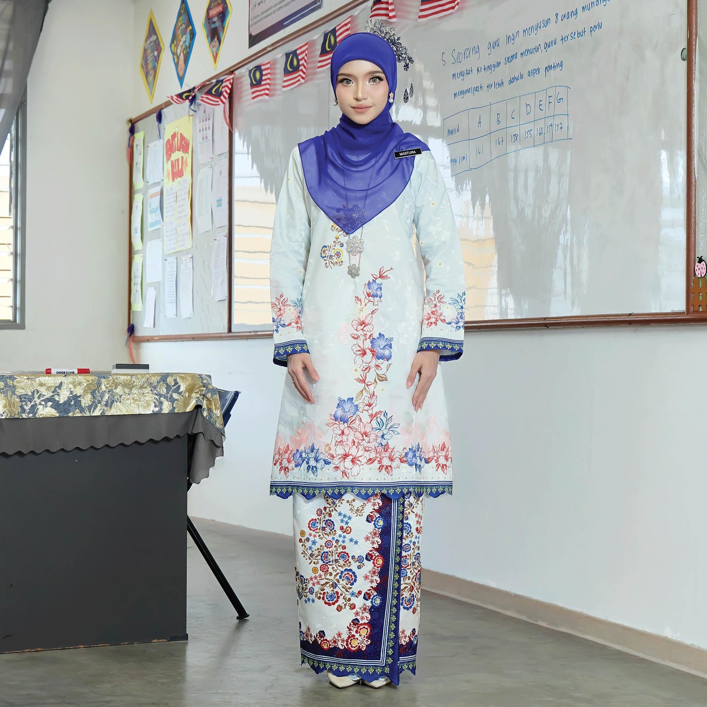 Sri Kesuma Kurung Merdeka