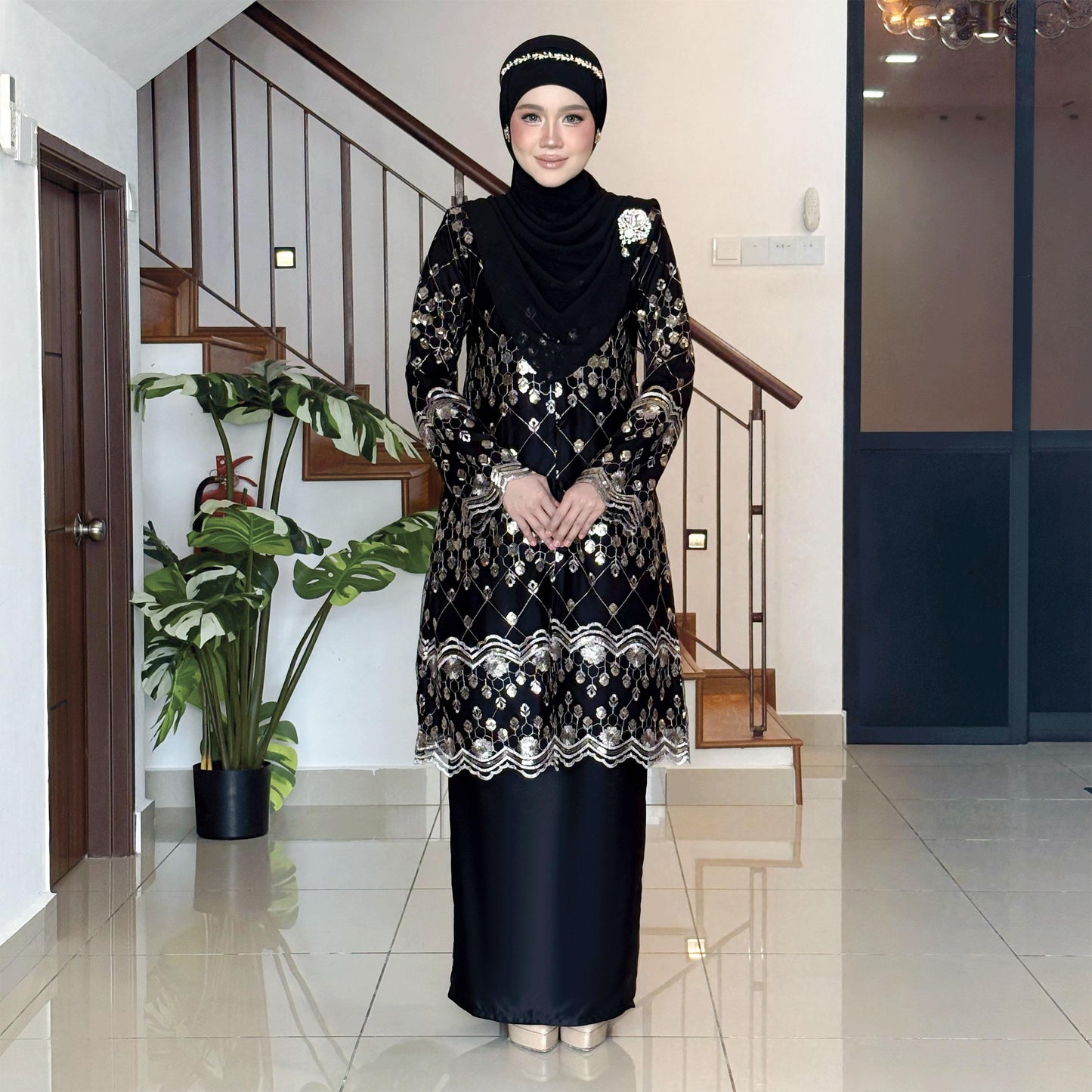 Husna Kurung