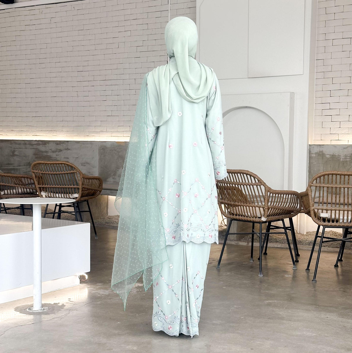 Jenna 2.0 Kurung