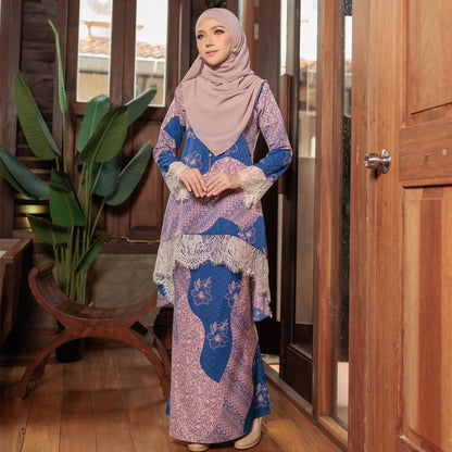 Dayana Kurung