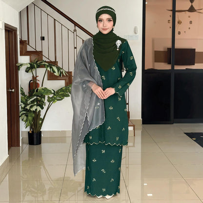 Sufina Kurung