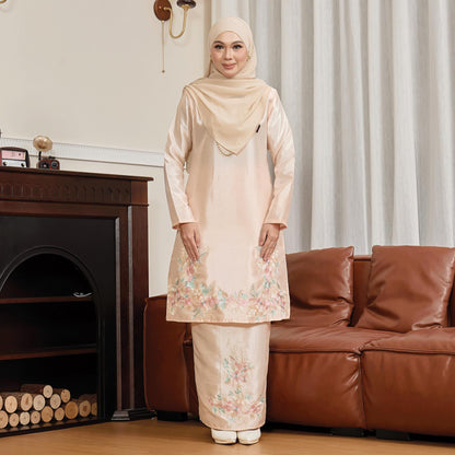 Elianore Kurung