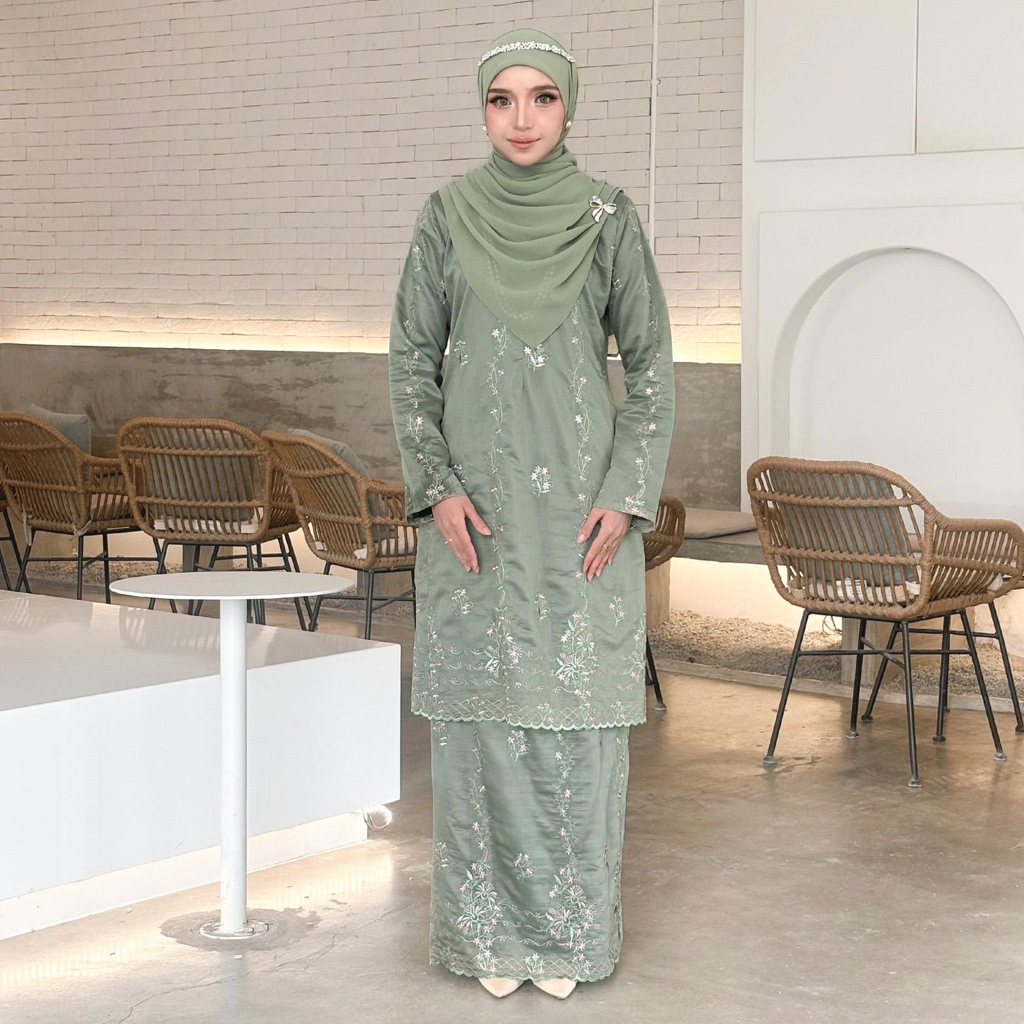 Sandra Kurung
