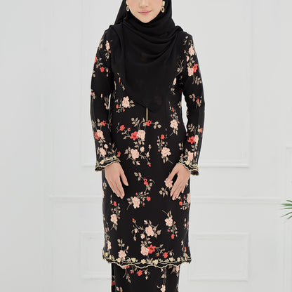 Younna Kurung