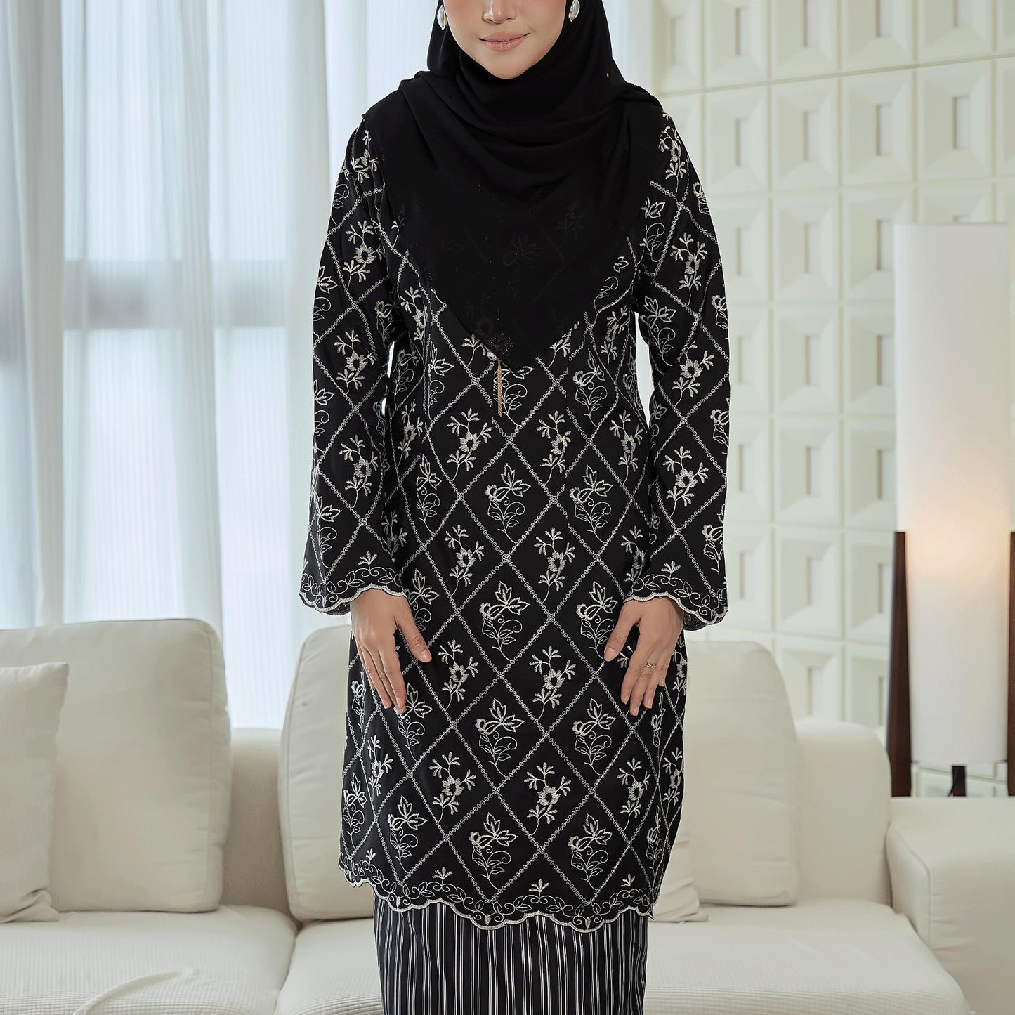 Valessa Kurung