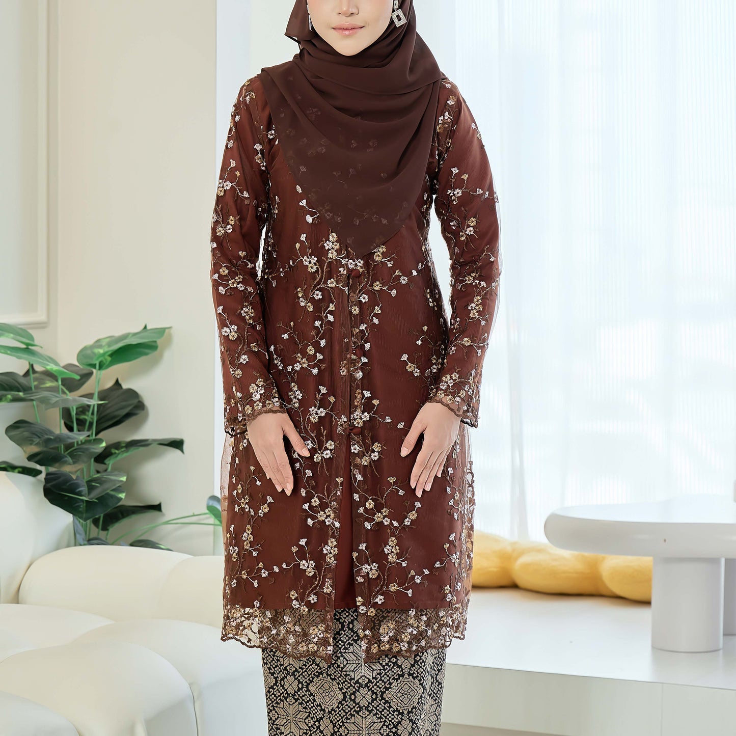 Lovelle Kurung