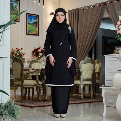 Alaira Kurung