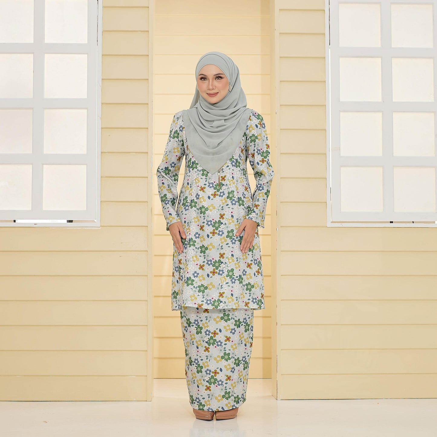 Amora Kurung