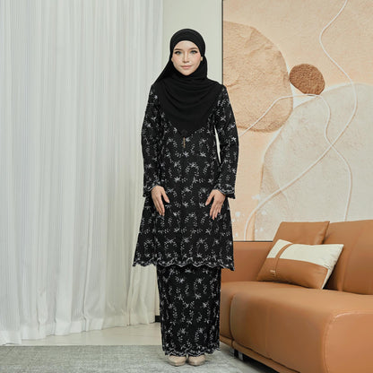 Daireen Kurung