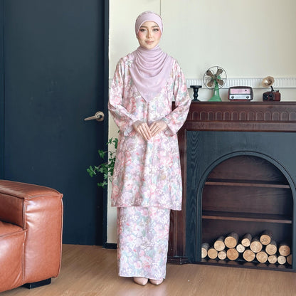 Alia Kurung
