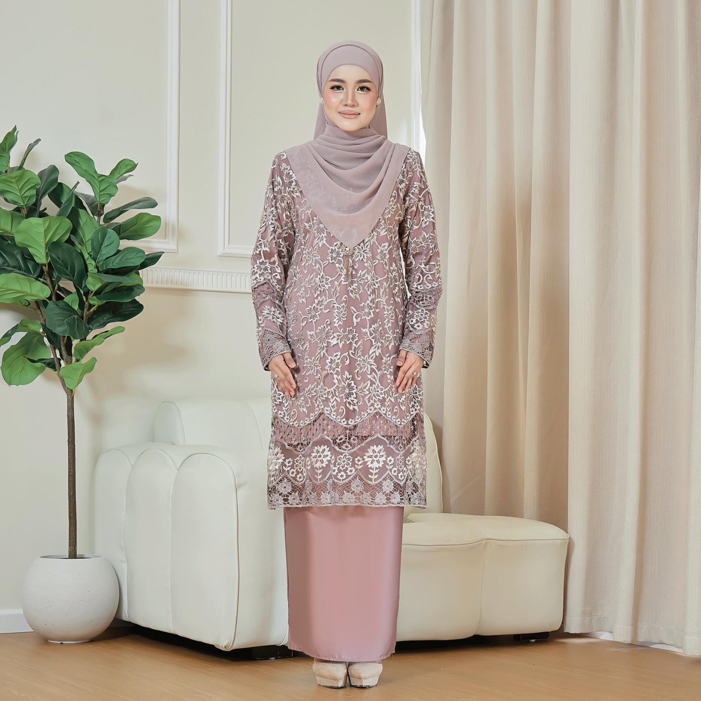 Arisya Kurung