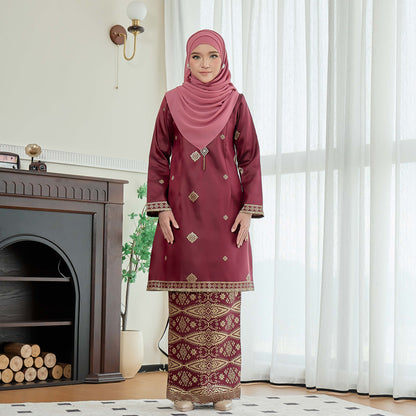 Petra Kurung