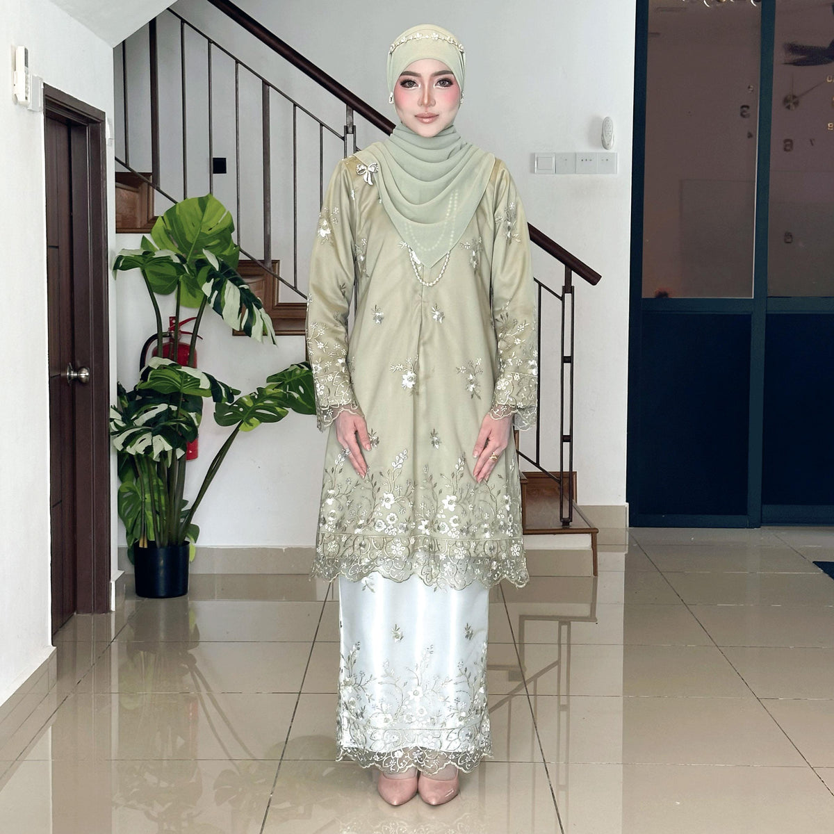 Dellina Kurung