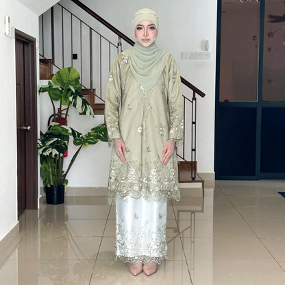 Dellina Kurung