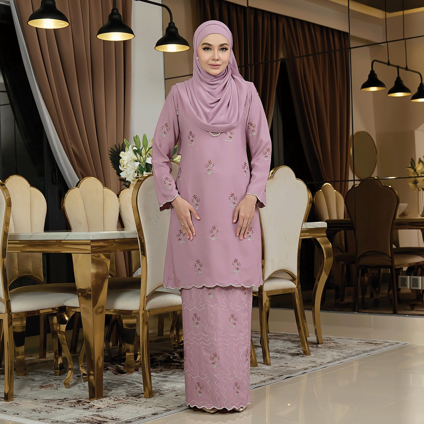 Leena Kurung