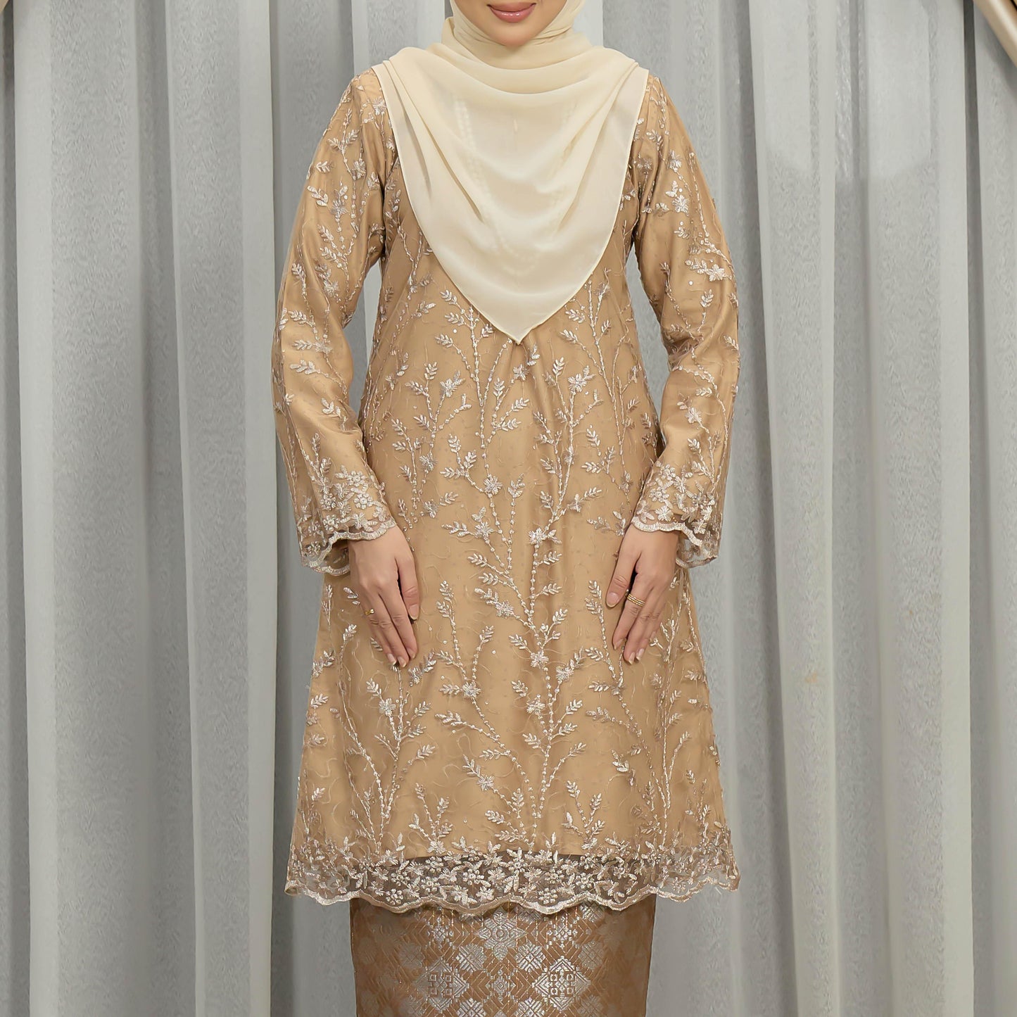 Adira Kurung