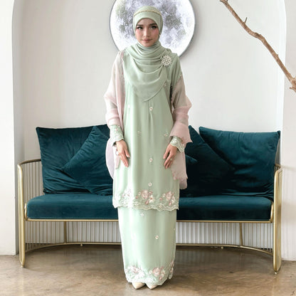 Ailisa Kurung