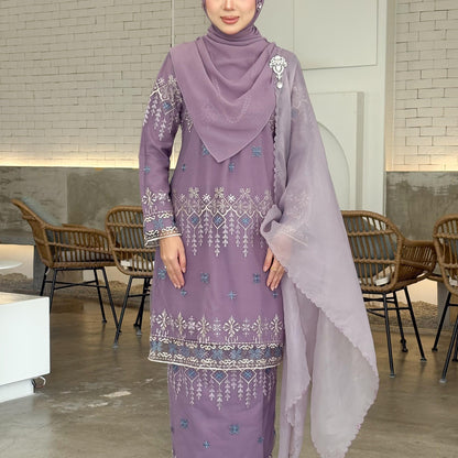 Elisse Kurung
