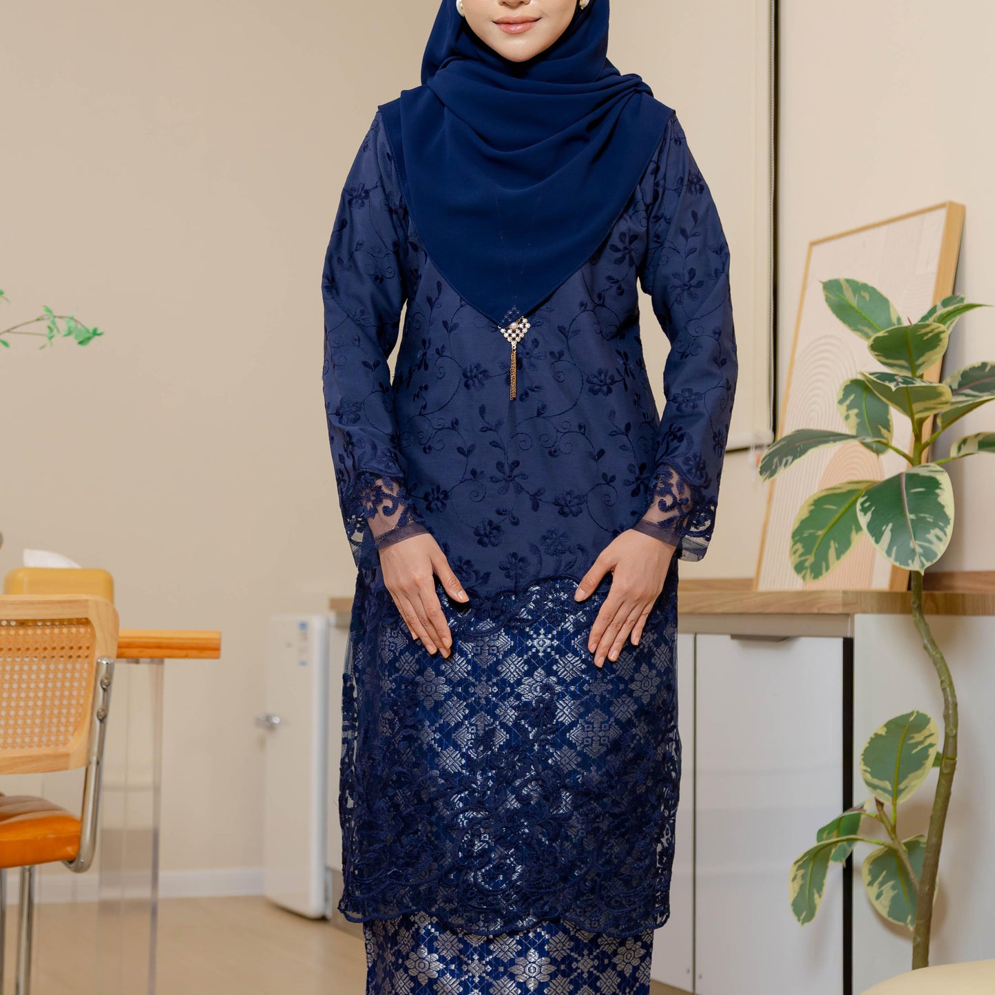 Ellise Kurung