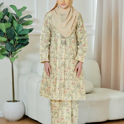 Leyara Kebaya