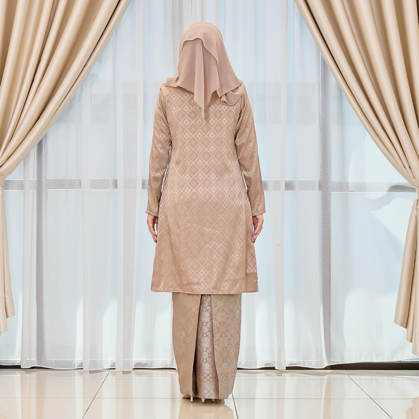 Qaleesa Kurung