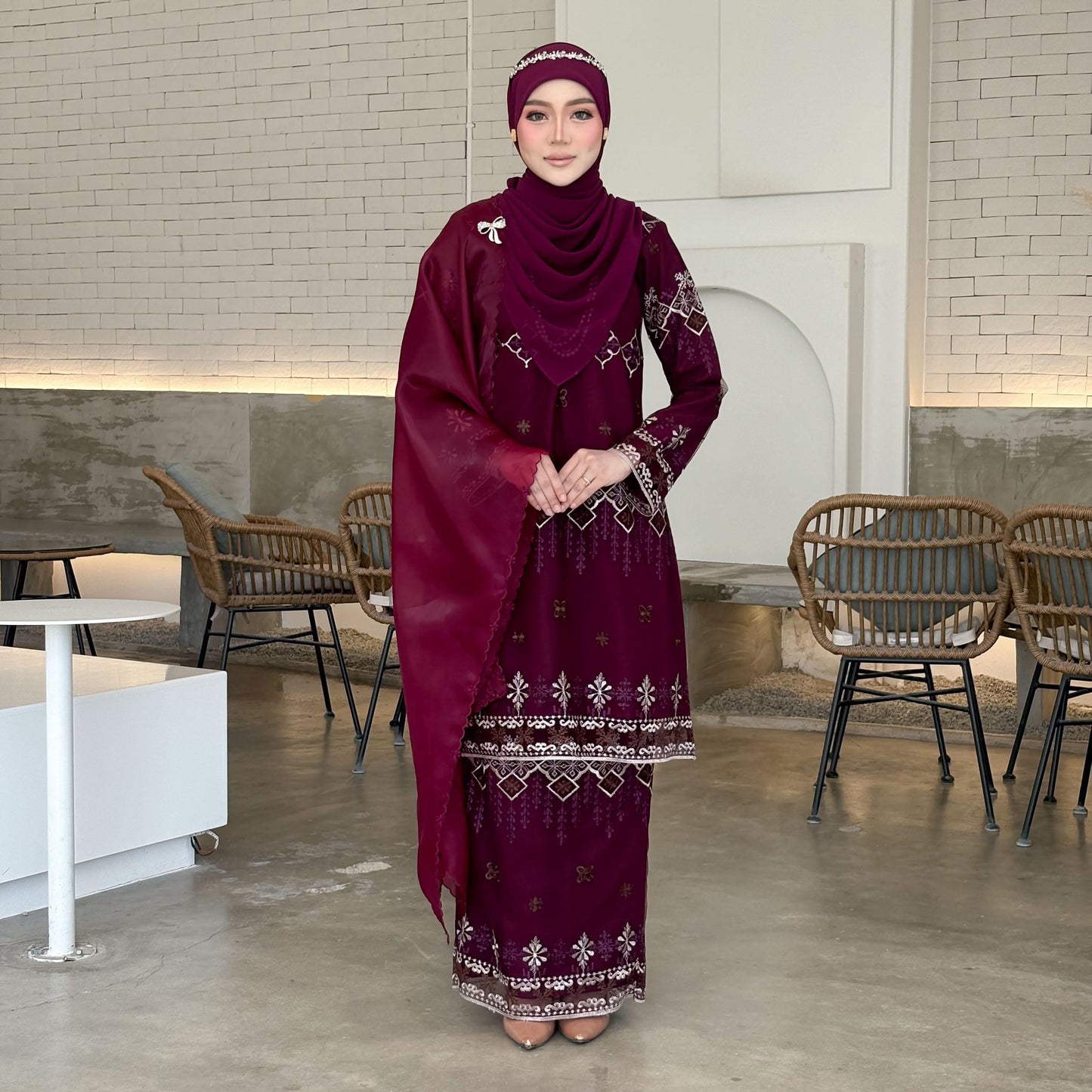 Elisse Kurung