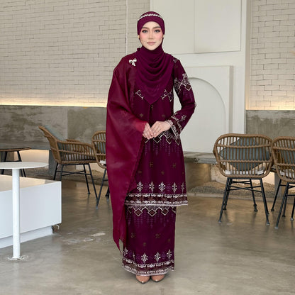 Elisse Kurung