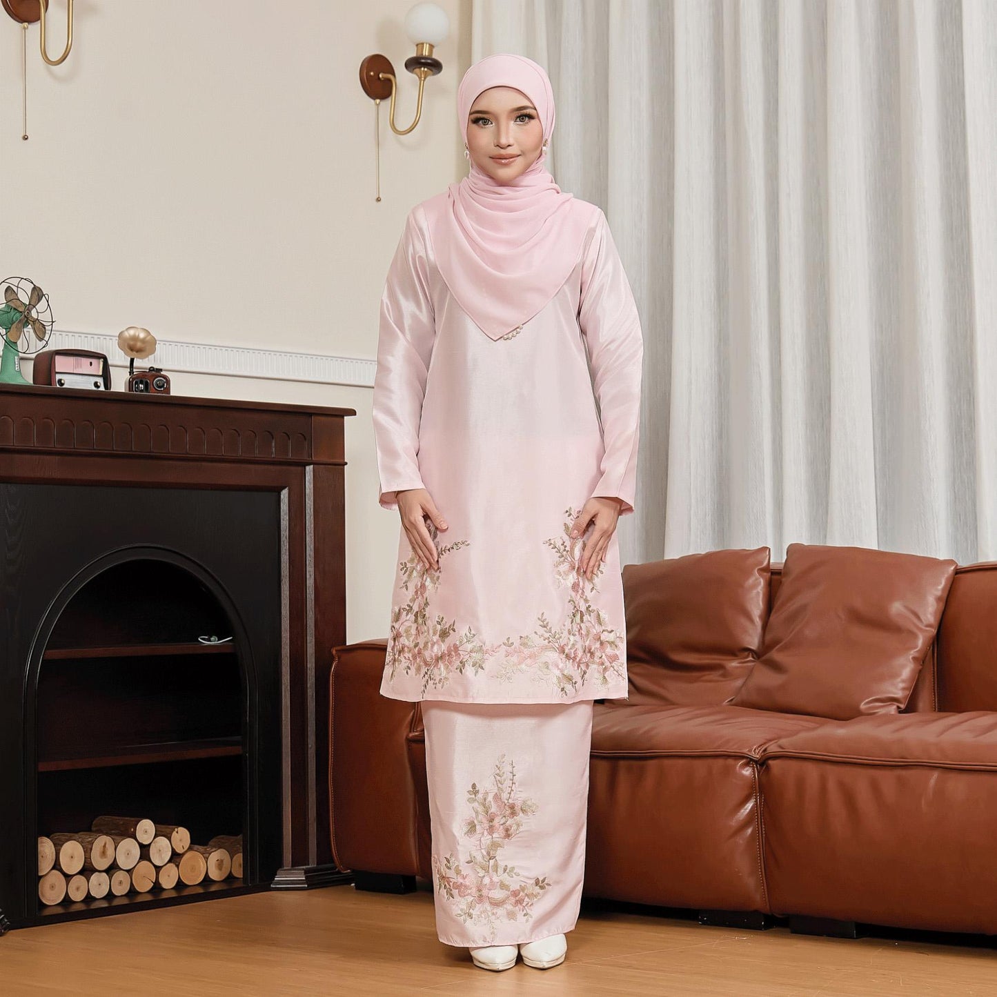 Elianore Kurung