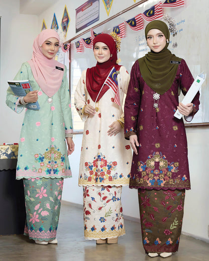 Nirmala Kurung Merdeka