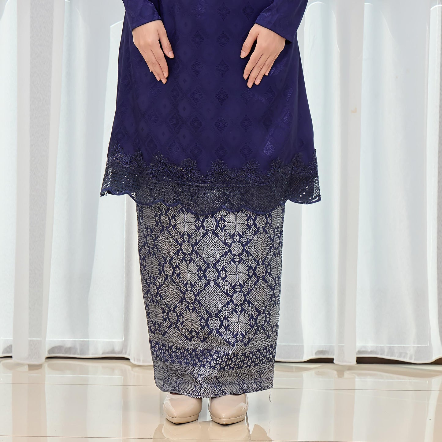 Qaleesa Kurung