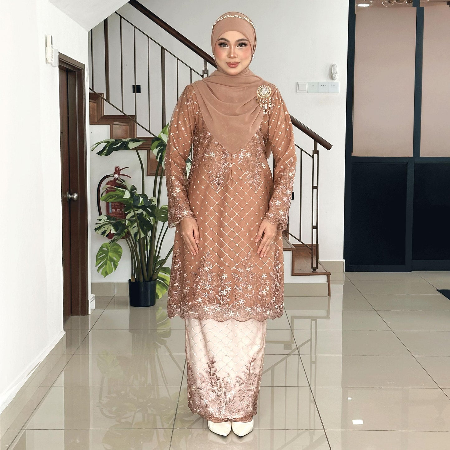 Deluna Kurung