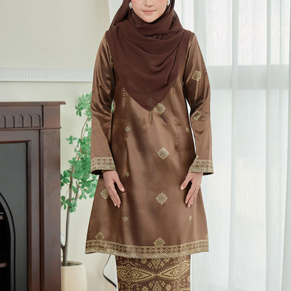 Petra Kurung