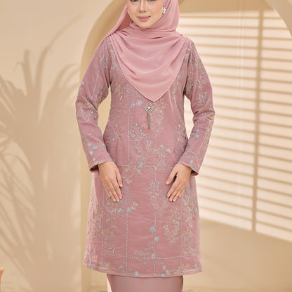 Bianca Kurung