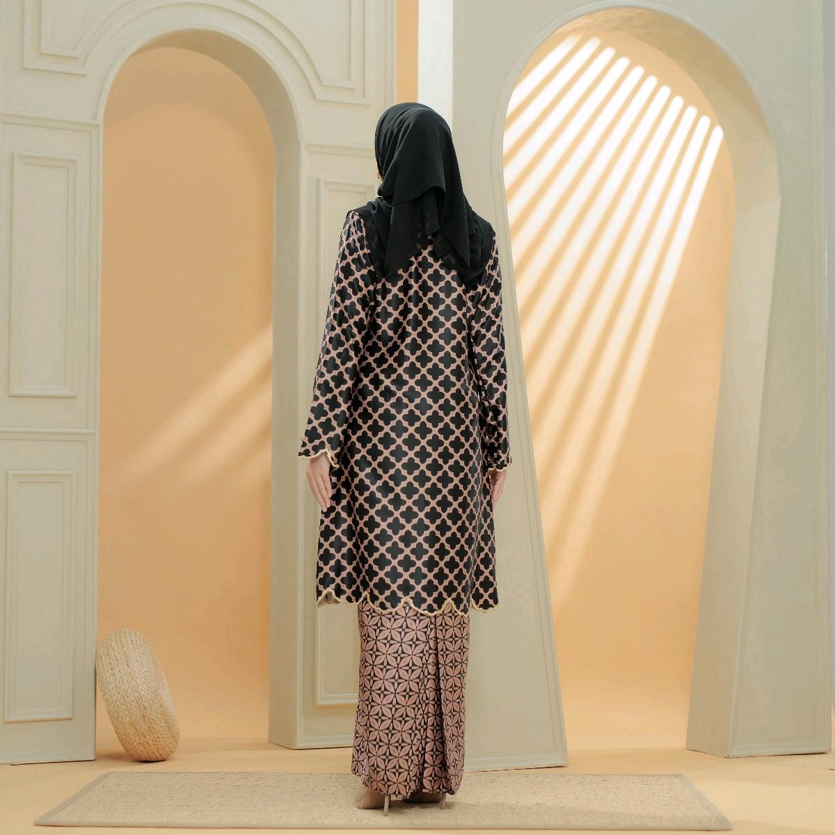 Estilla Kurung