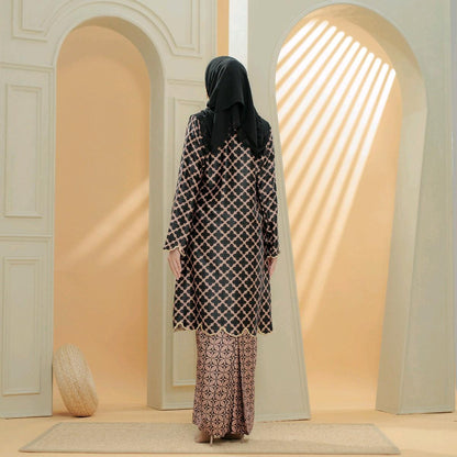 Estilla Kurung