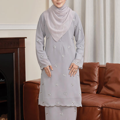 Bellyna Kurung