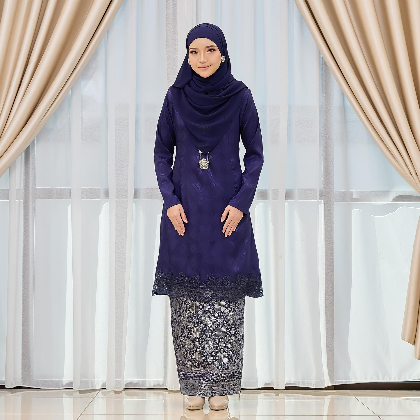 Qaleesa Kurung