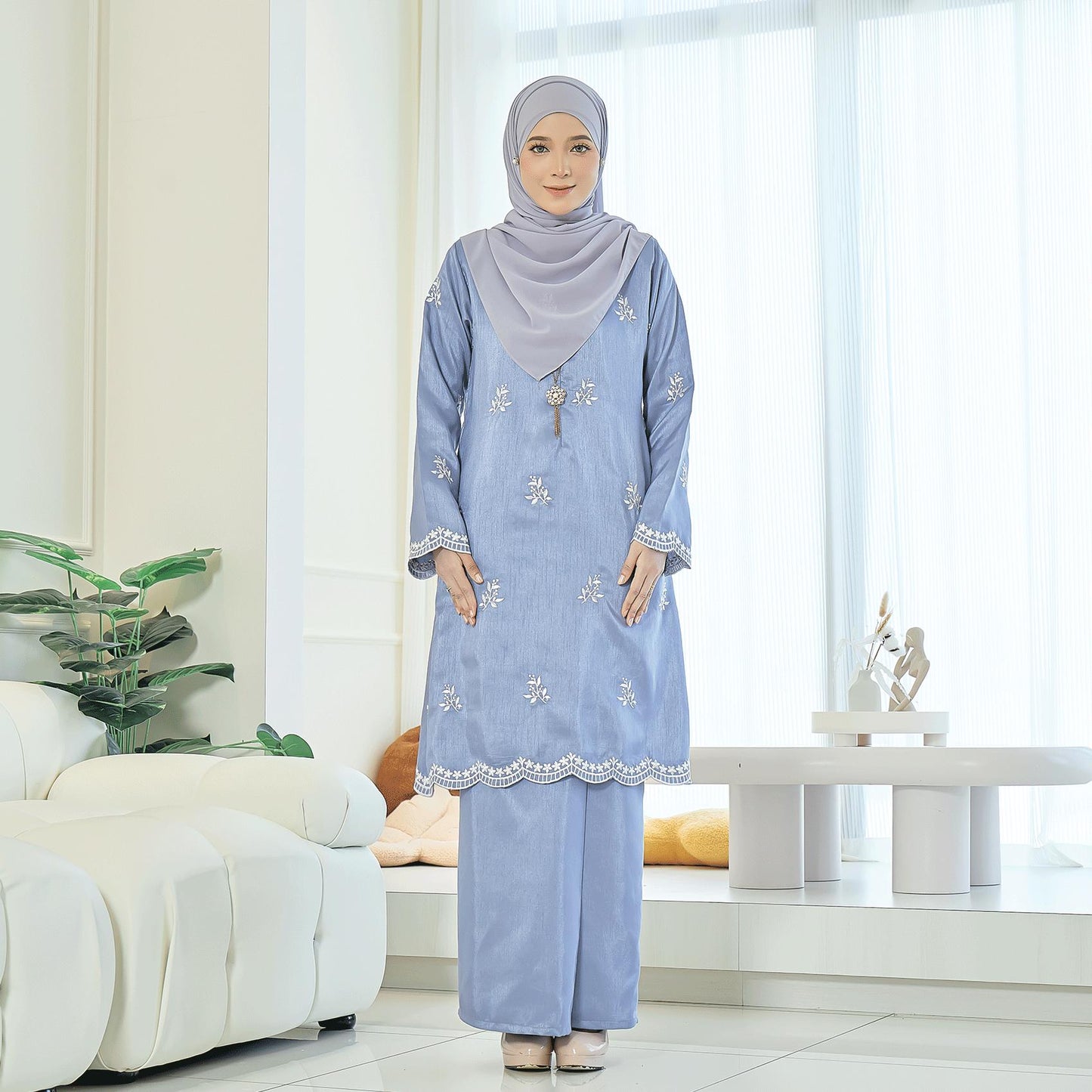 Lucia Kurung