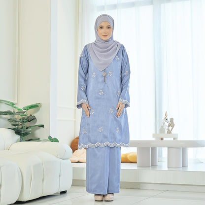 Lucia Kurung