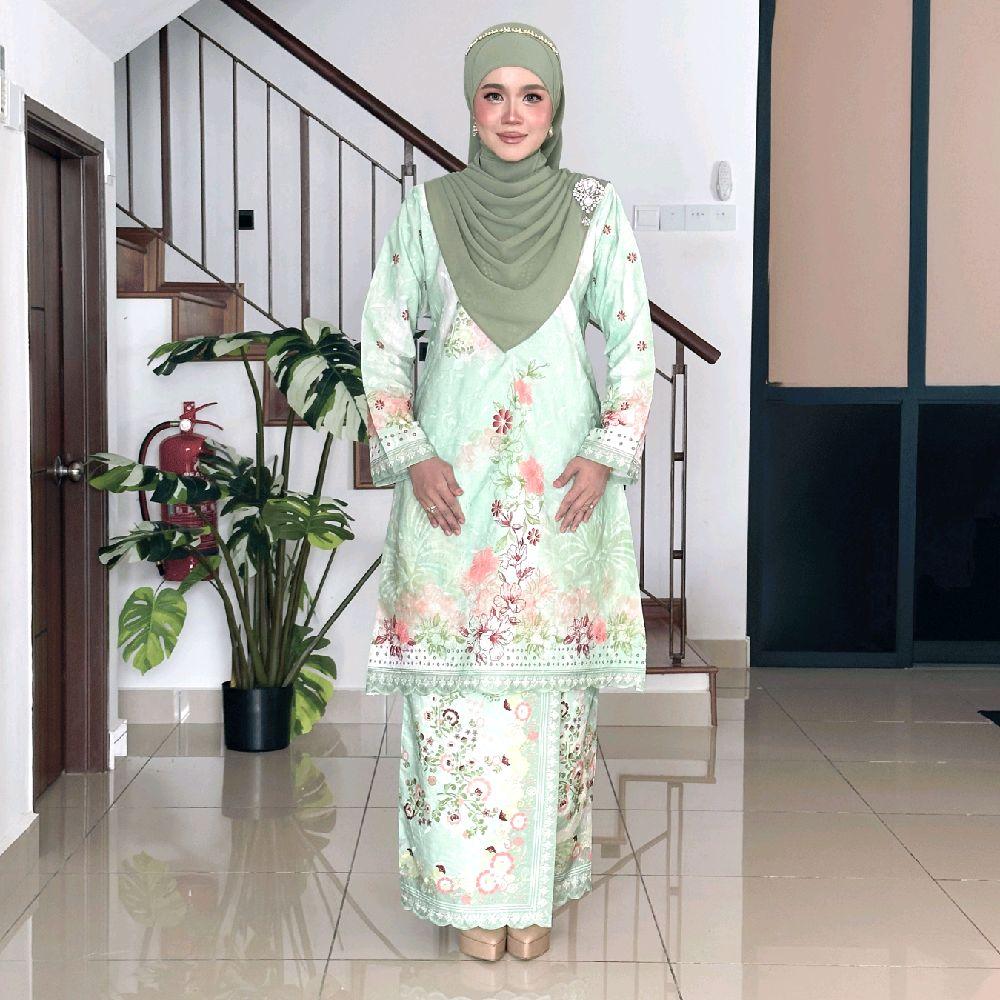Sri Kesuma Kurung Merdeka