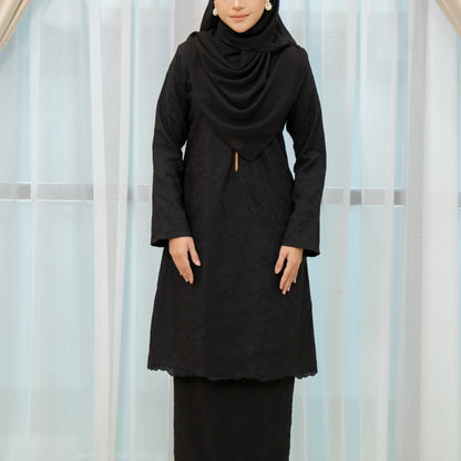 Deluna Kurung