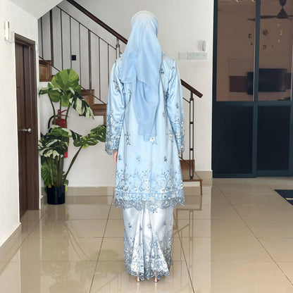 Dellina Kurung