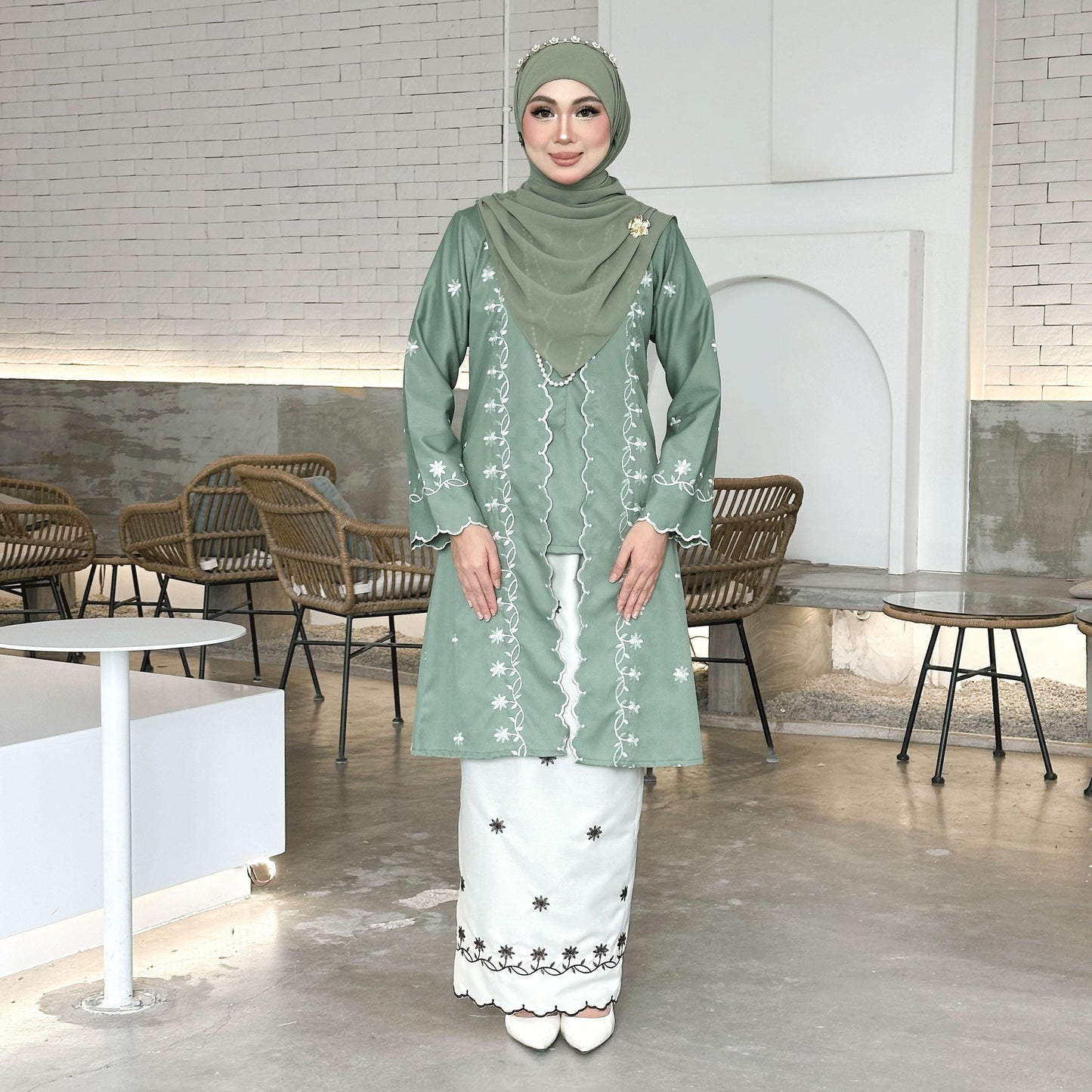 Naema Kurung