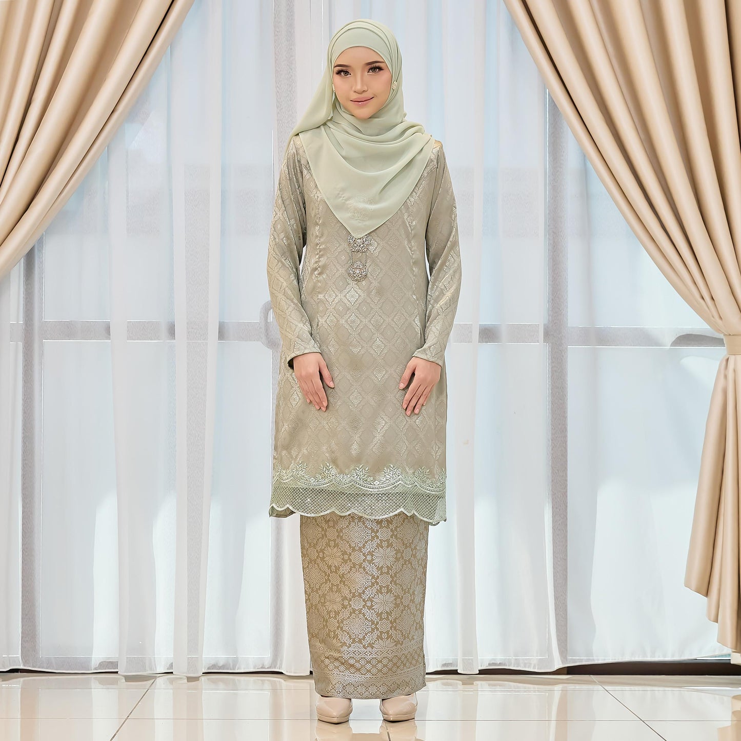 Qaleesa Kurung