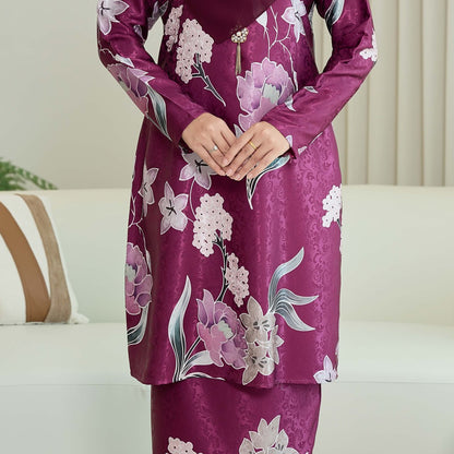 Anggun Kurung